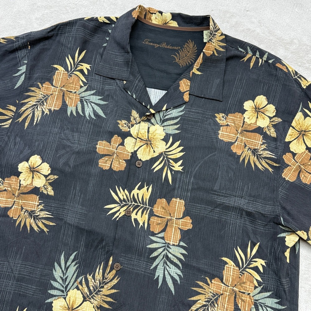 Tommy Bahama Button Down Shirt Mens XL Black Silk Floral Hibiscus Camp Aloha